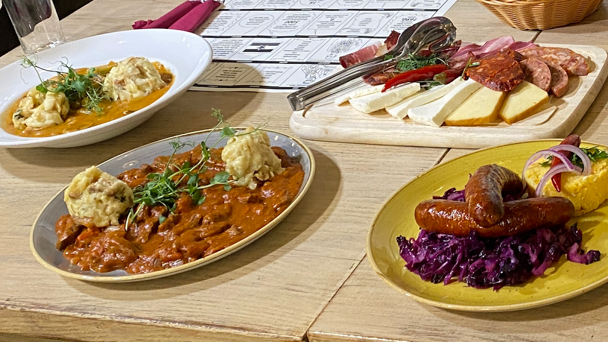 Veliki Cafe Restaurant - Restorani u Novom Sadu