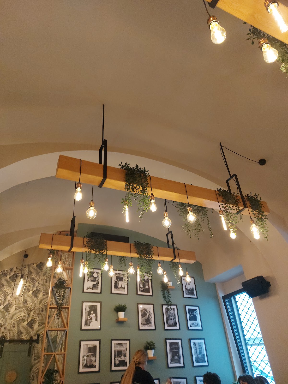 Tramontana pizza & wine bar - Restorani u Novom Sadu