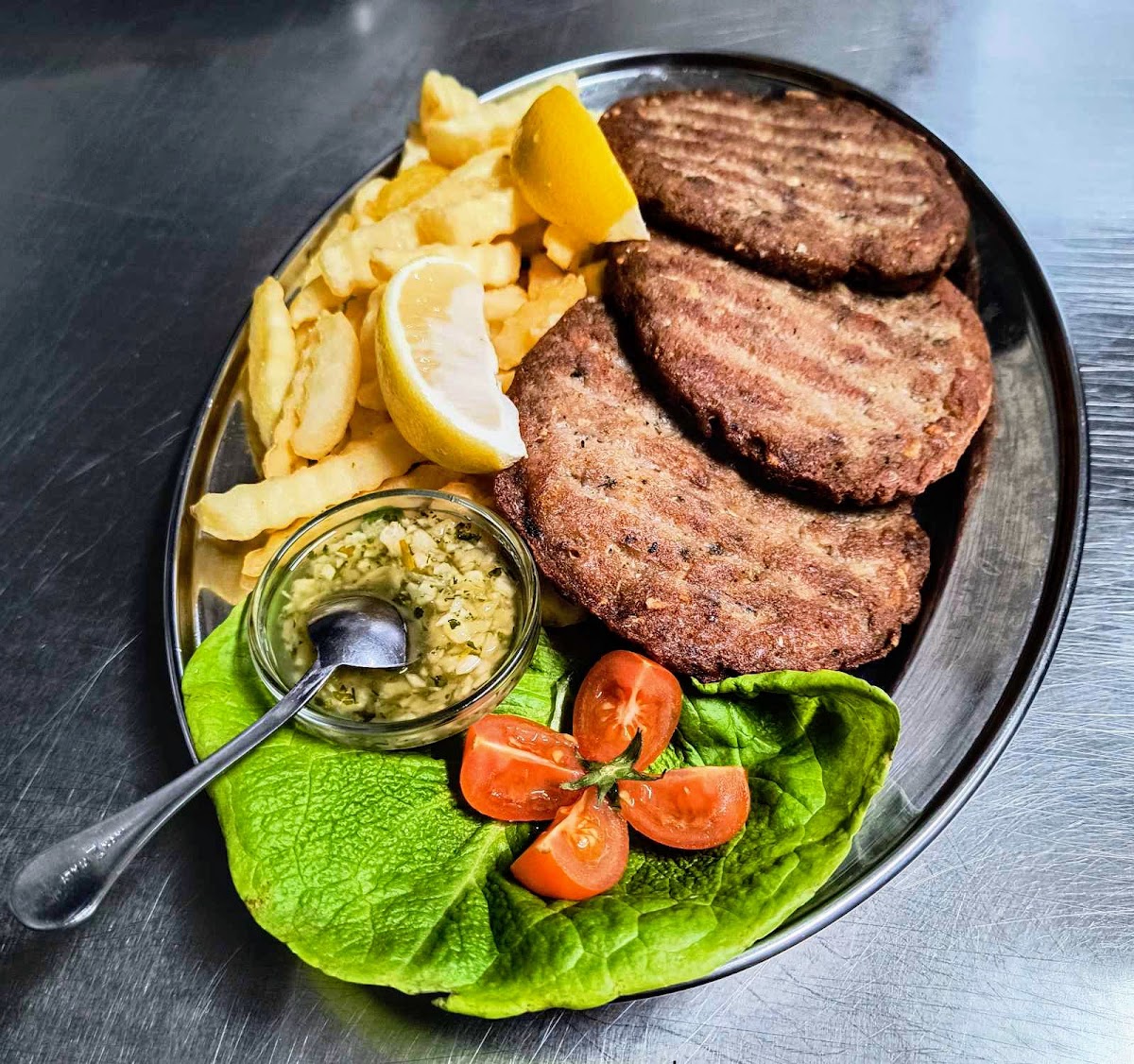 Restoran Čarda Šaran 1953 i Udruženje sportskih ribolovaca Šaran - Restorani u Novom Sadu