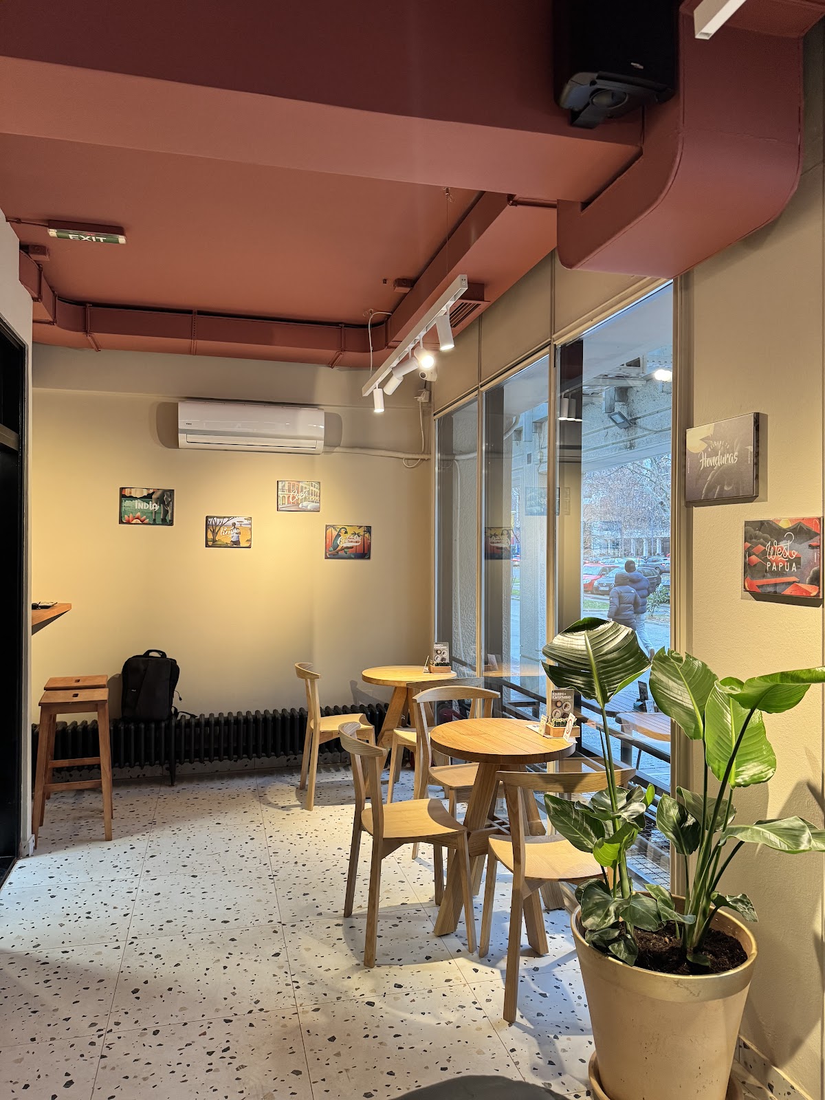 Kafeterija Bulevar - Novi Sad - Kafići u Novom Sadu