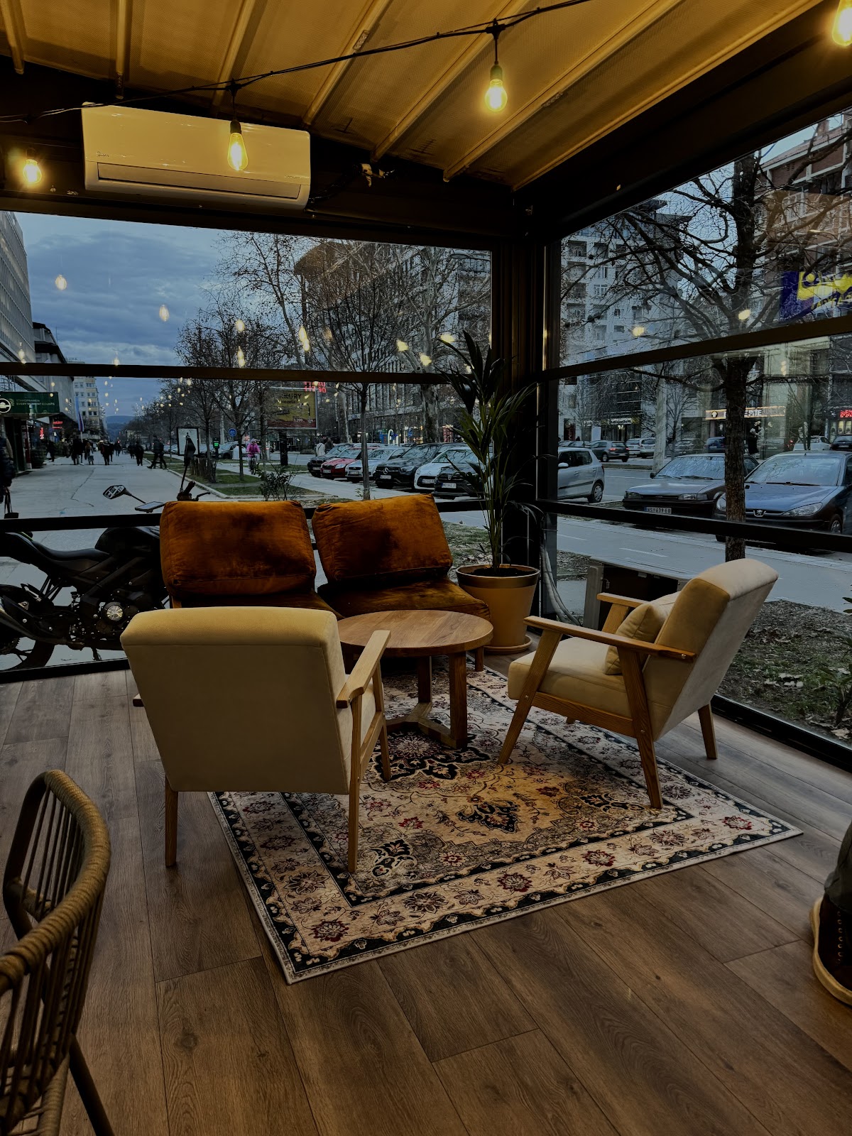 Kafeterija Bulevar - Novi Sad - Kafići u Novom Sadu