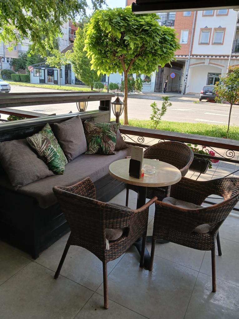 Skver Kafe - Kafići u Novom Sadu