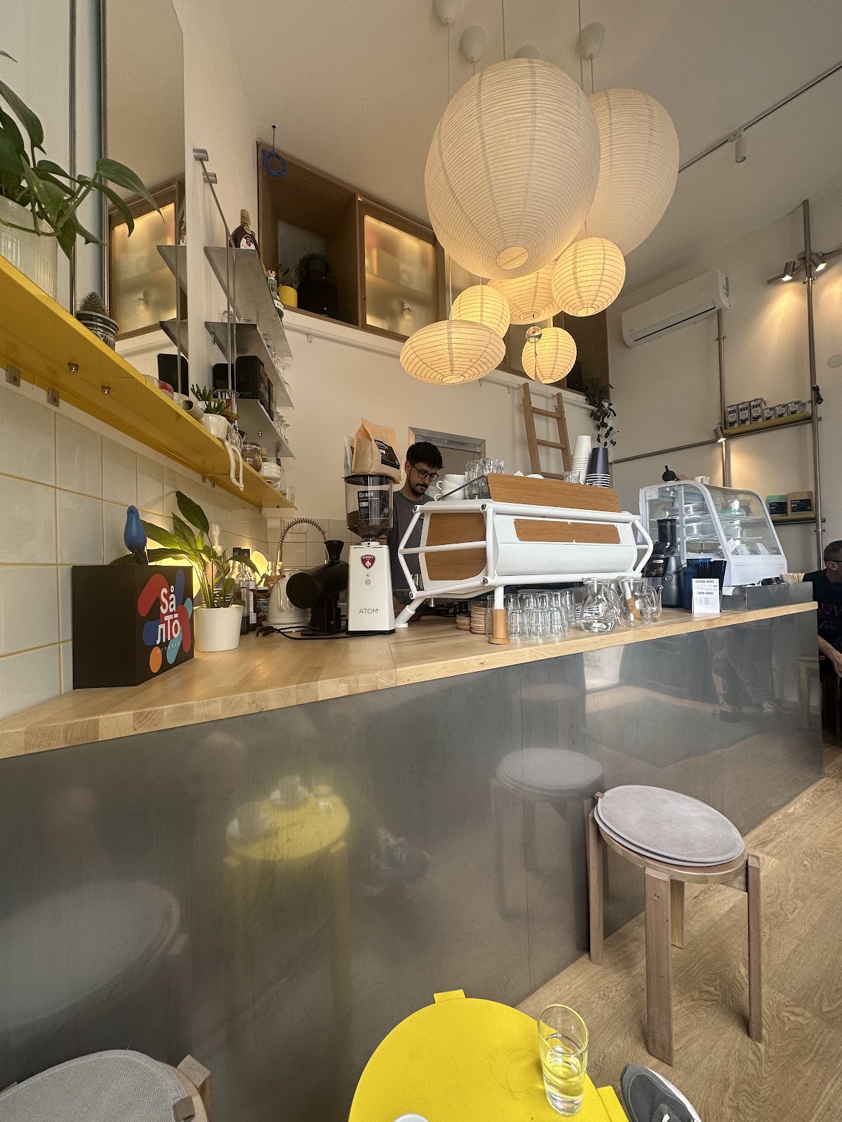Vrabac Specialty Coffee Shop - Kafići u Novom Sadu