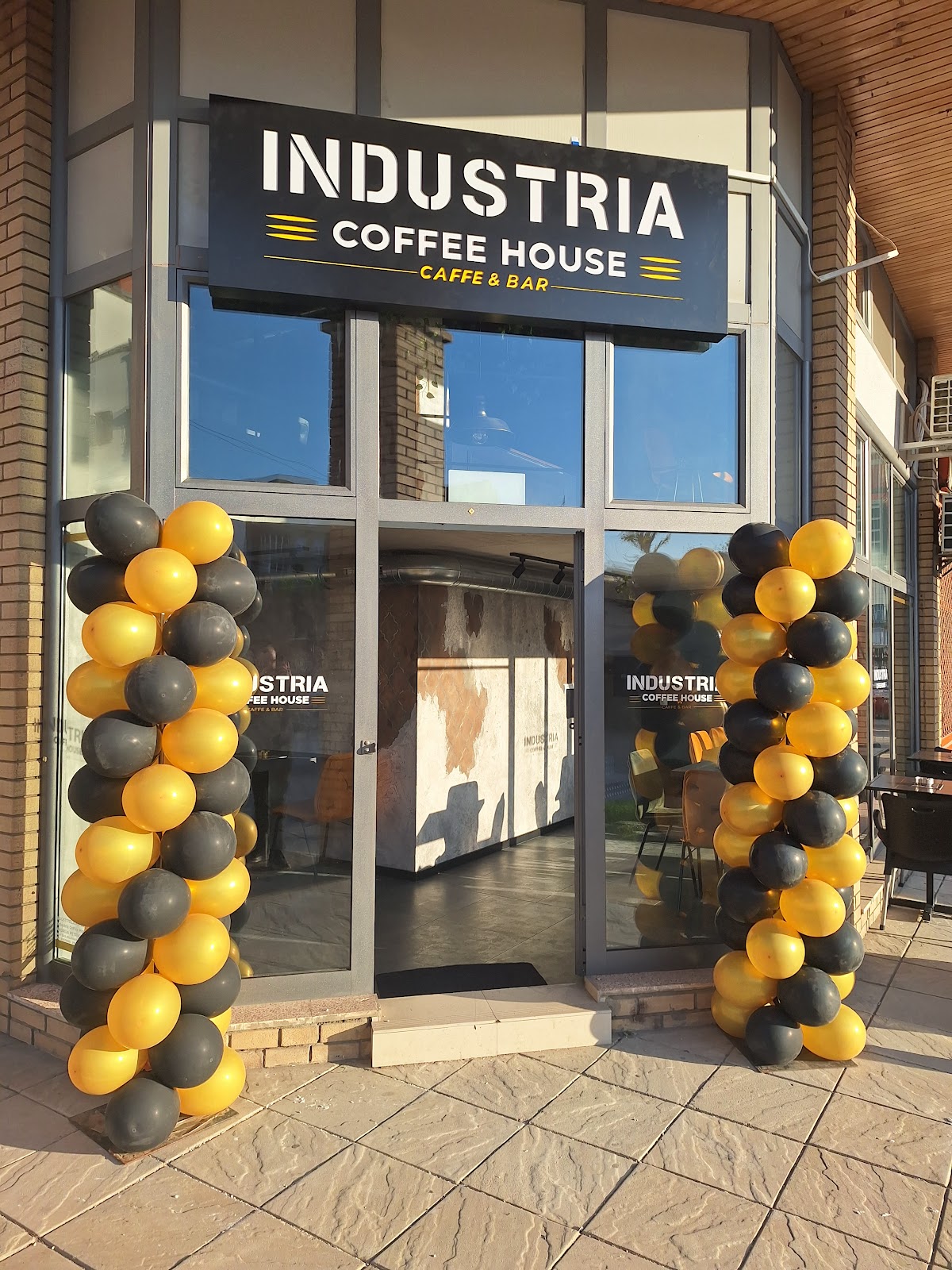 INDUSTRIA COFFEE HOUSE - Kafići u Novom Sadu