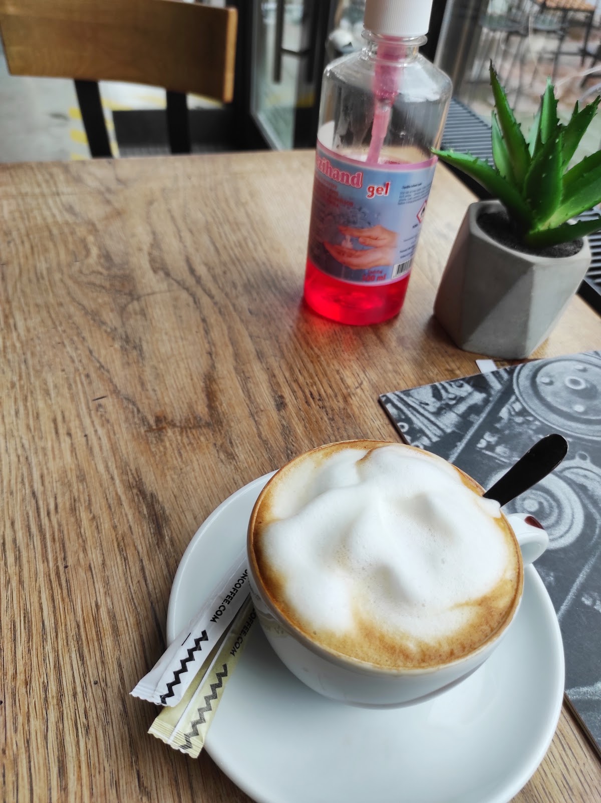 Spoj Coffee Bar - Kafići u Novom Sadu