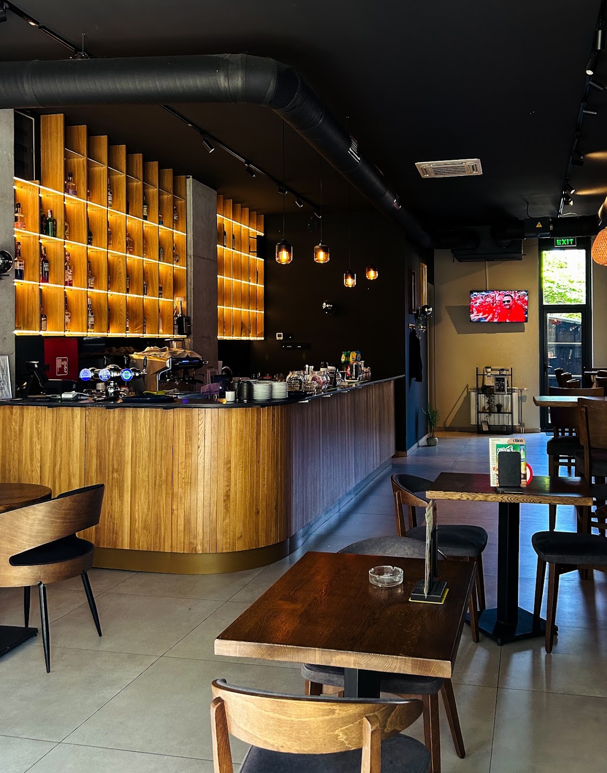 Dim Coffee & Bar - Kafići u Novom Sadu