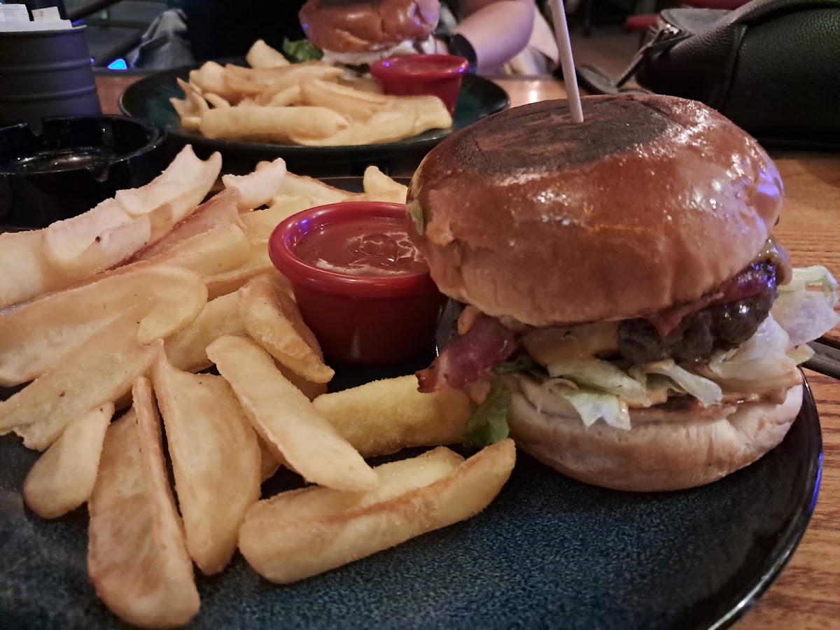 HOG PUB - Kafići u Novom Sadu