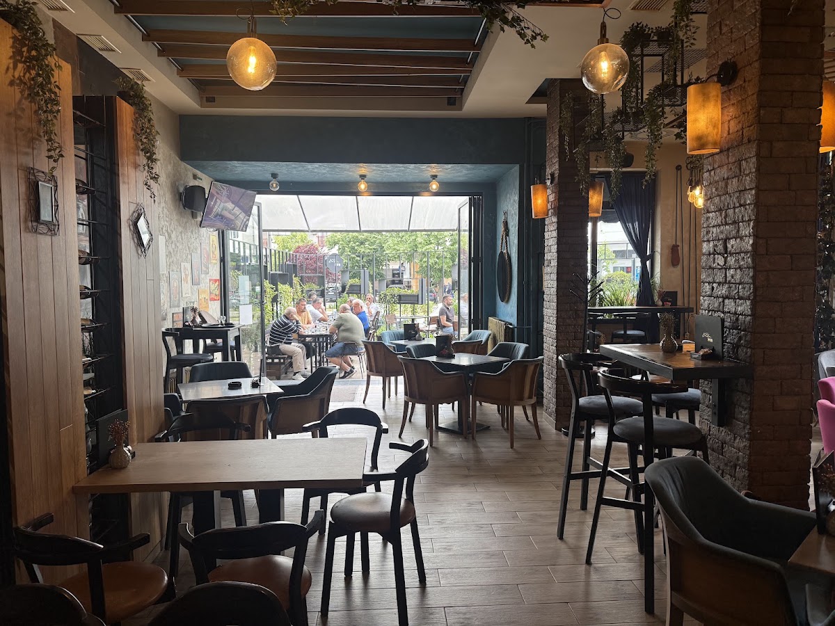 Bašta PUB - Kafići u Novom Sadu