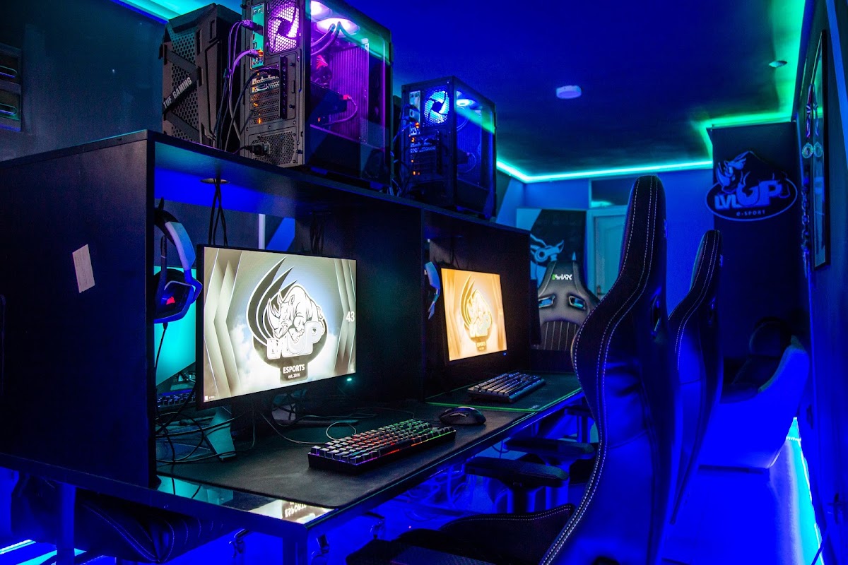 LVLUP Barcraft & e-sports club - Kafići u Novom Sadu