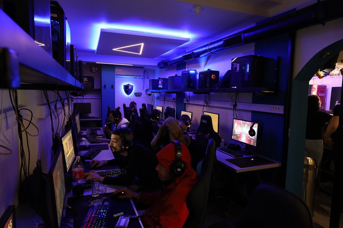 LVLUP Barcraft & e-sports club - Kafići u Novom Sadu