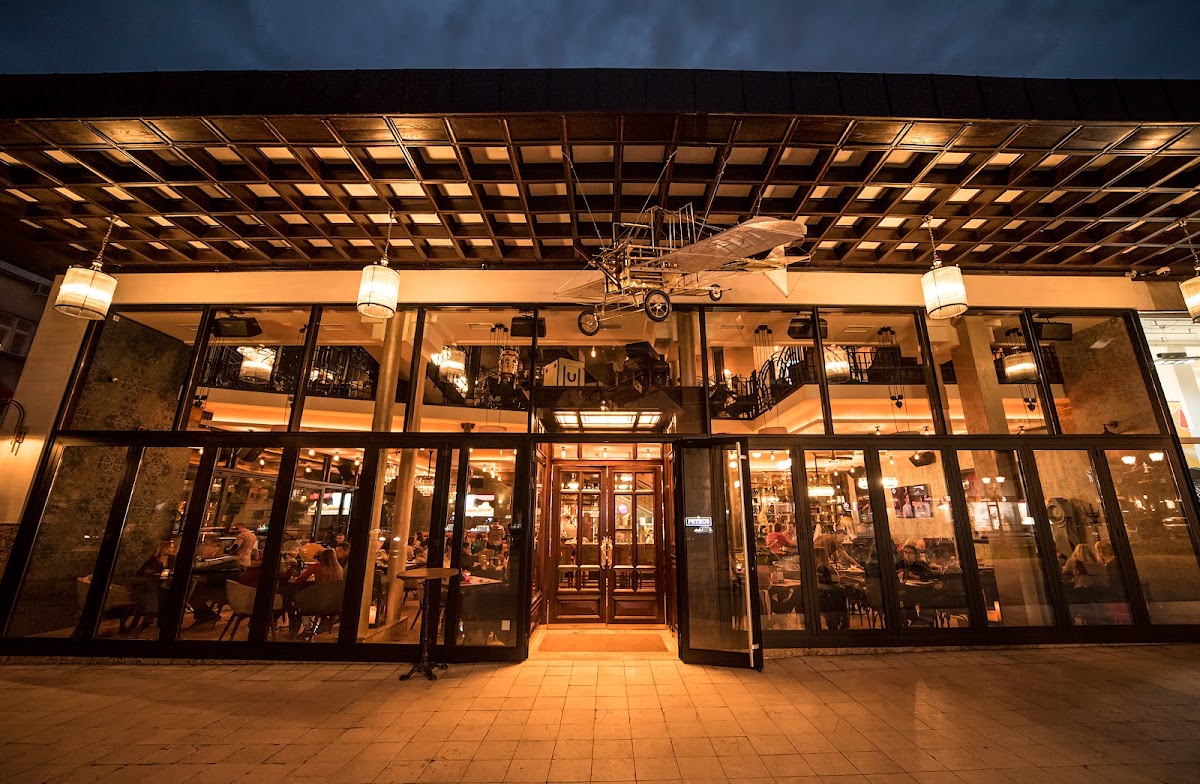 Petrus Caffe Gallery Bar - Kafići u Novom Sadu