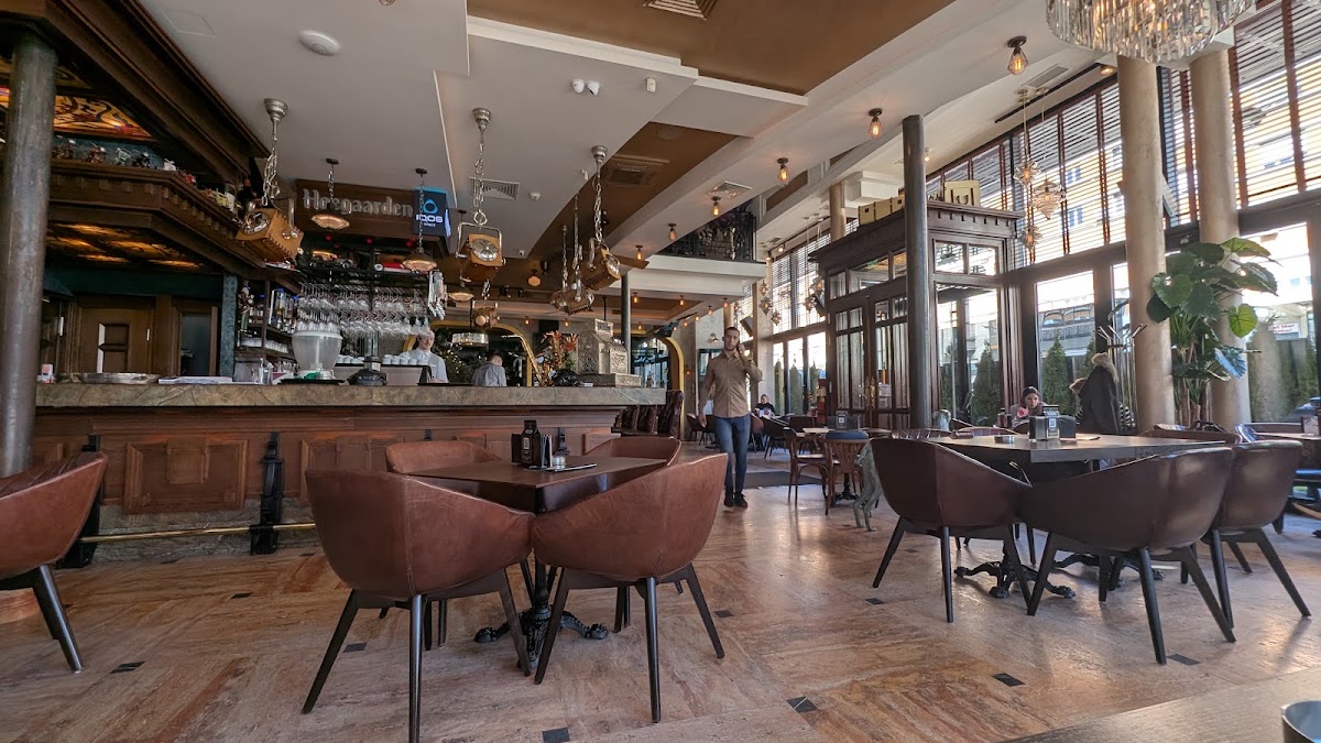 Petrus Caffe Gallery Bar - Kafići u Novom Sadu