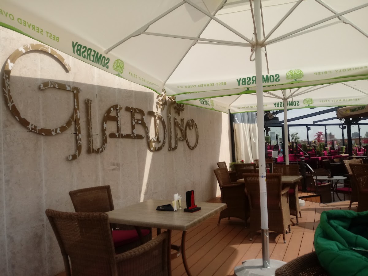 Cafe Restaurant and Club Giardino - Kafići u Novom Sadu