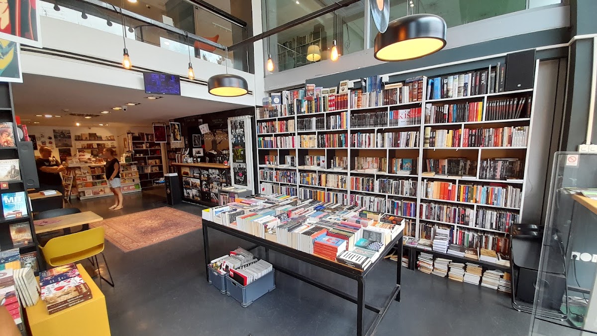bulevar books, knjižara koja svira - Kafići u Novom Sadu