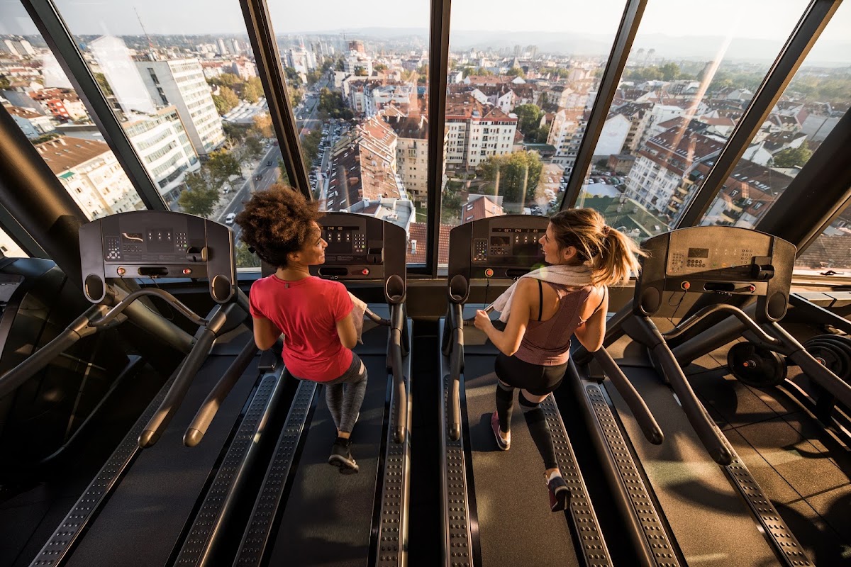E fitnes centar - Teretane u Novom Sadu