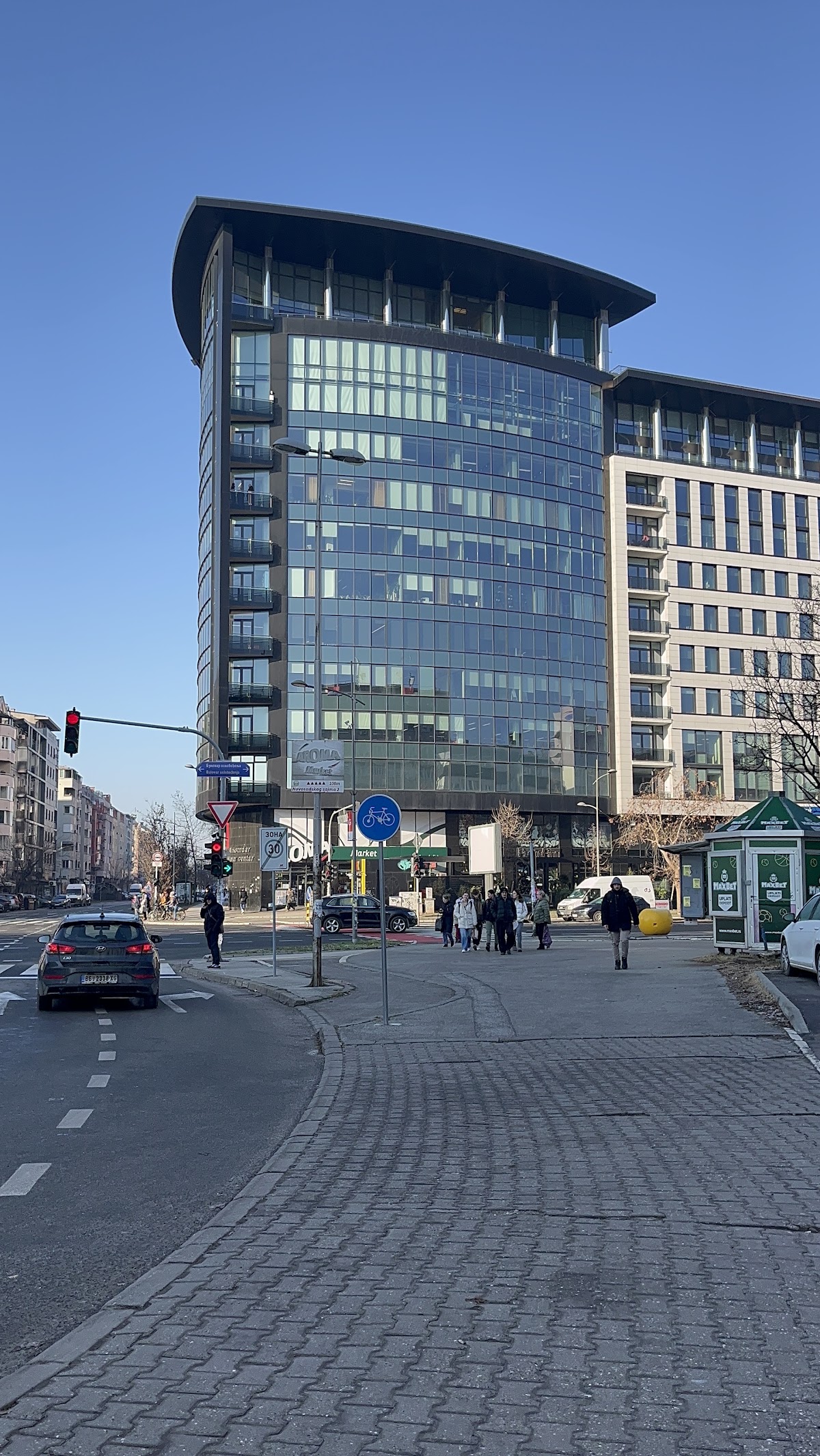 E fitnes centar - Teretane u Novom Sadu