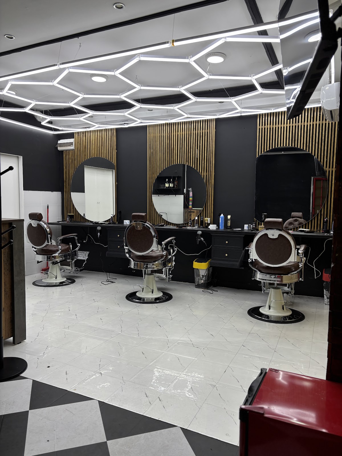 London Barbershop - Usluge u Novom Sadu