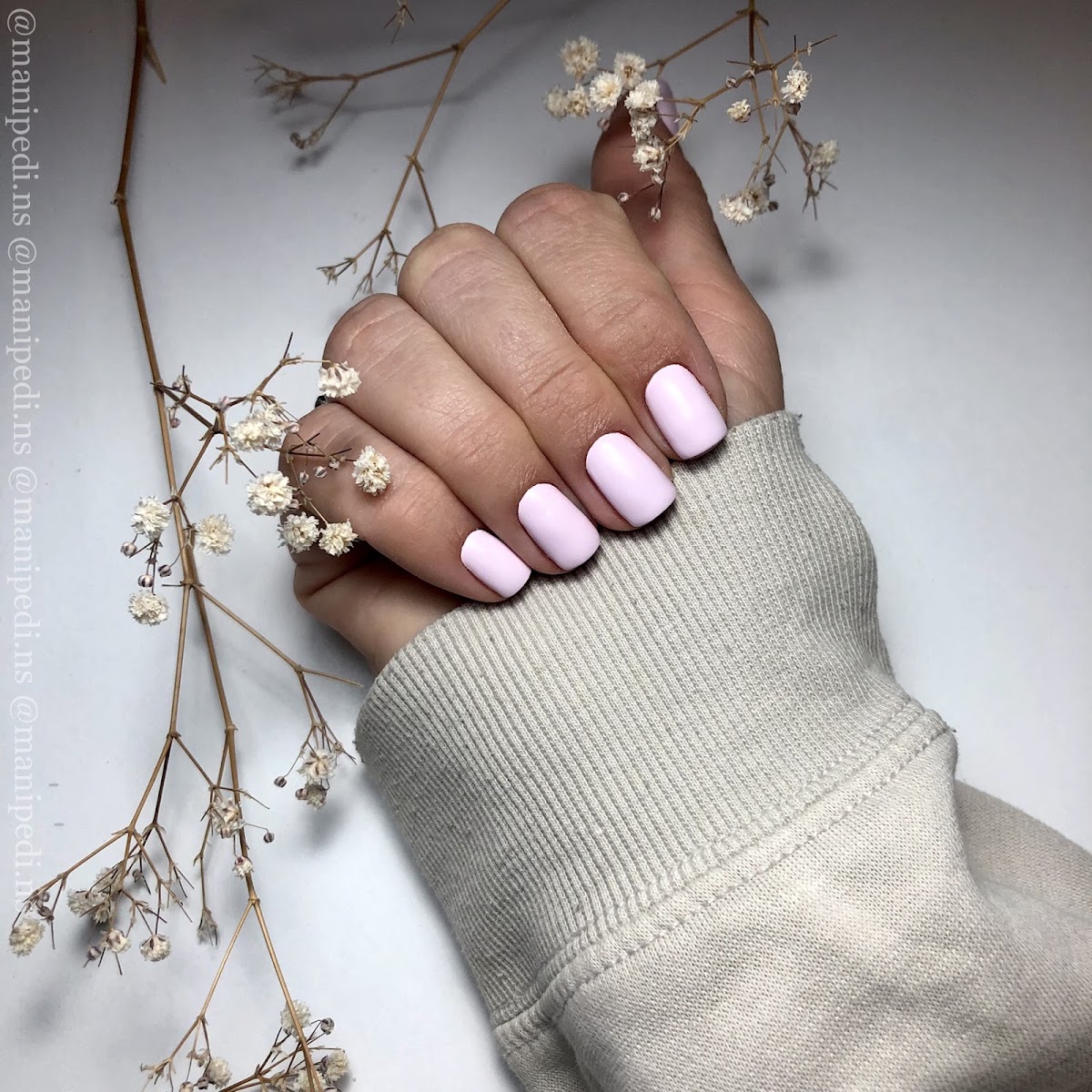 mani | pedi salon za manikir i pedikir - Usluge u Novom Sadu