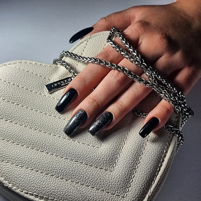 Nokti Novi Sad, Manikir, Pedikir - Crown Nails & Academy - Usluge u Novom Sadu