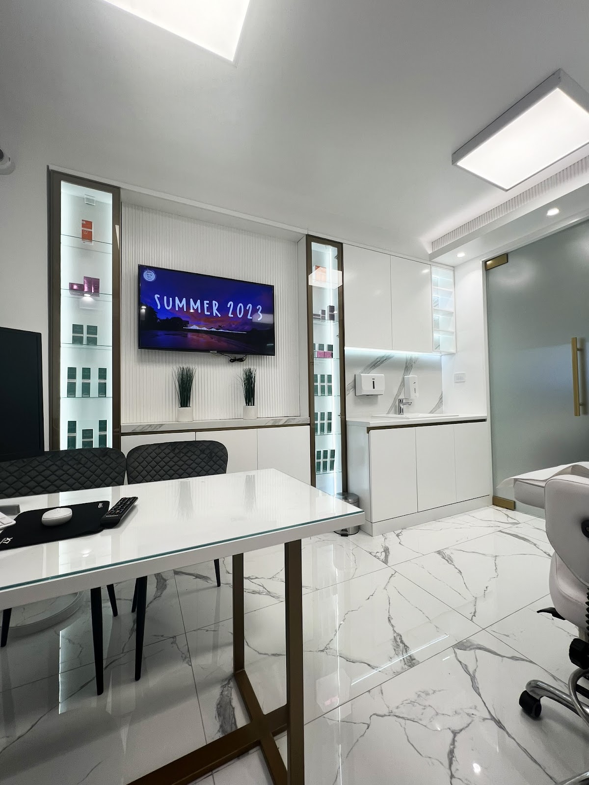 COSMO DERM Esthetic & Dermatology Clinic - Usluge u Novom Sadu