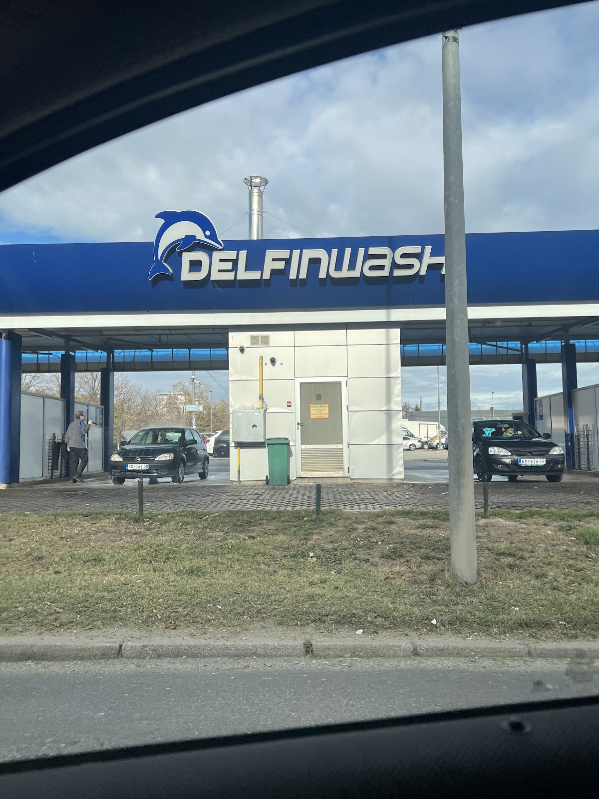 Delfinwash samouslužna auto perionica - Auto u Novom Sadu