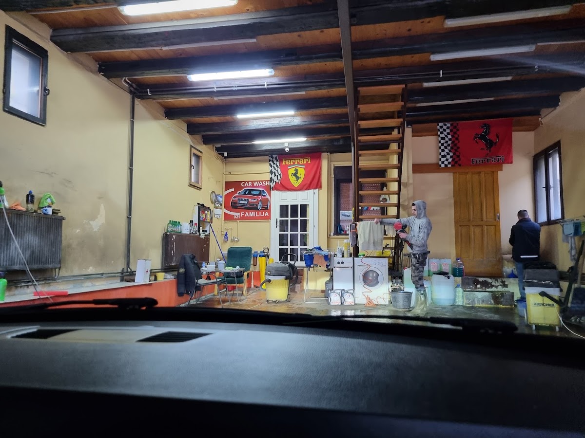 Autoperionica Familija 021 - Auto u Novom Sadu