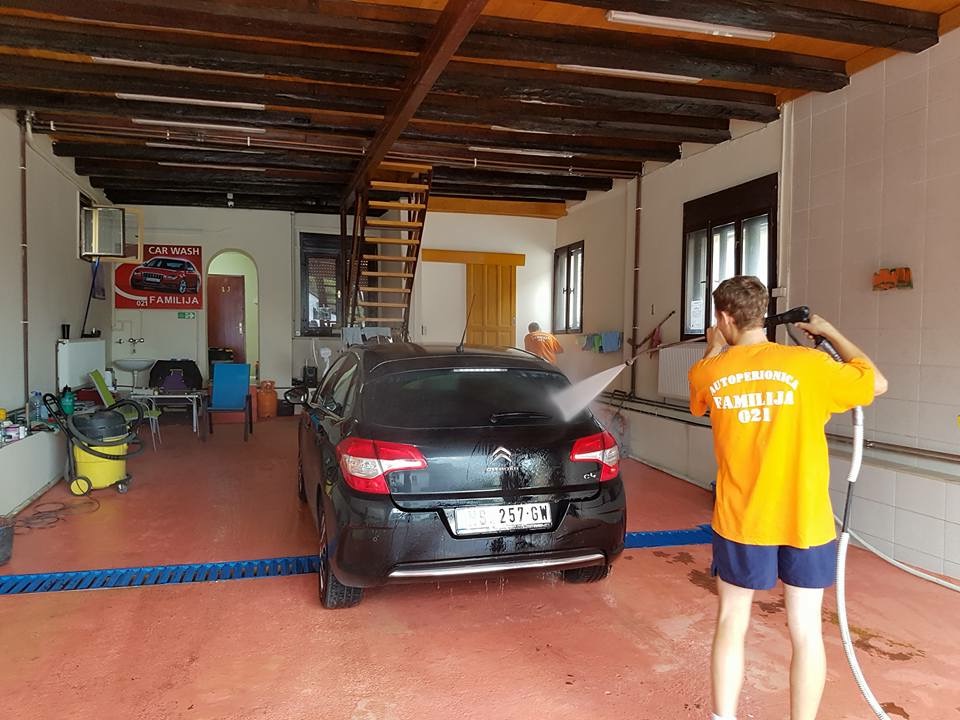 Autoperionica Familija 021 - Auto u Novom Sadu