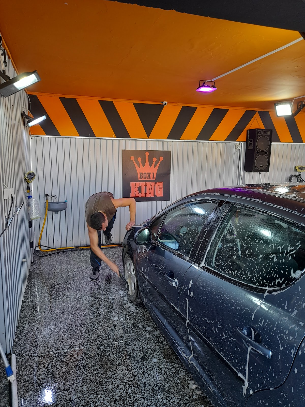 AUTOPERIONICA KING - Auto u Novom Sadu