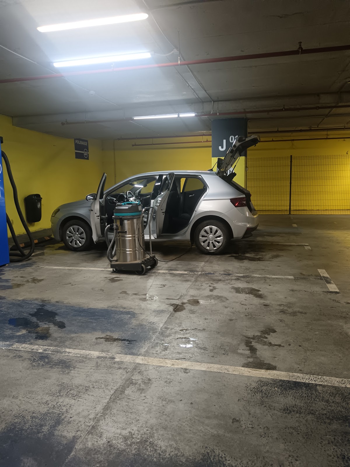 Bluewash BIG Fashion Novi Sad - Auto u Novom Sadu