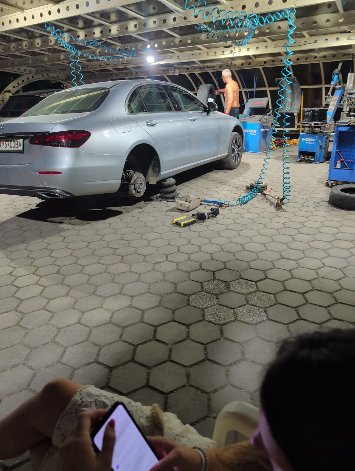 Vulkanizer Tire Time Novi Sad (NOĆU POZVATI OBAVEZNO U PERIODU OD 20 - 08 cas.pre dolaska ) - Auto u Novom Sadu