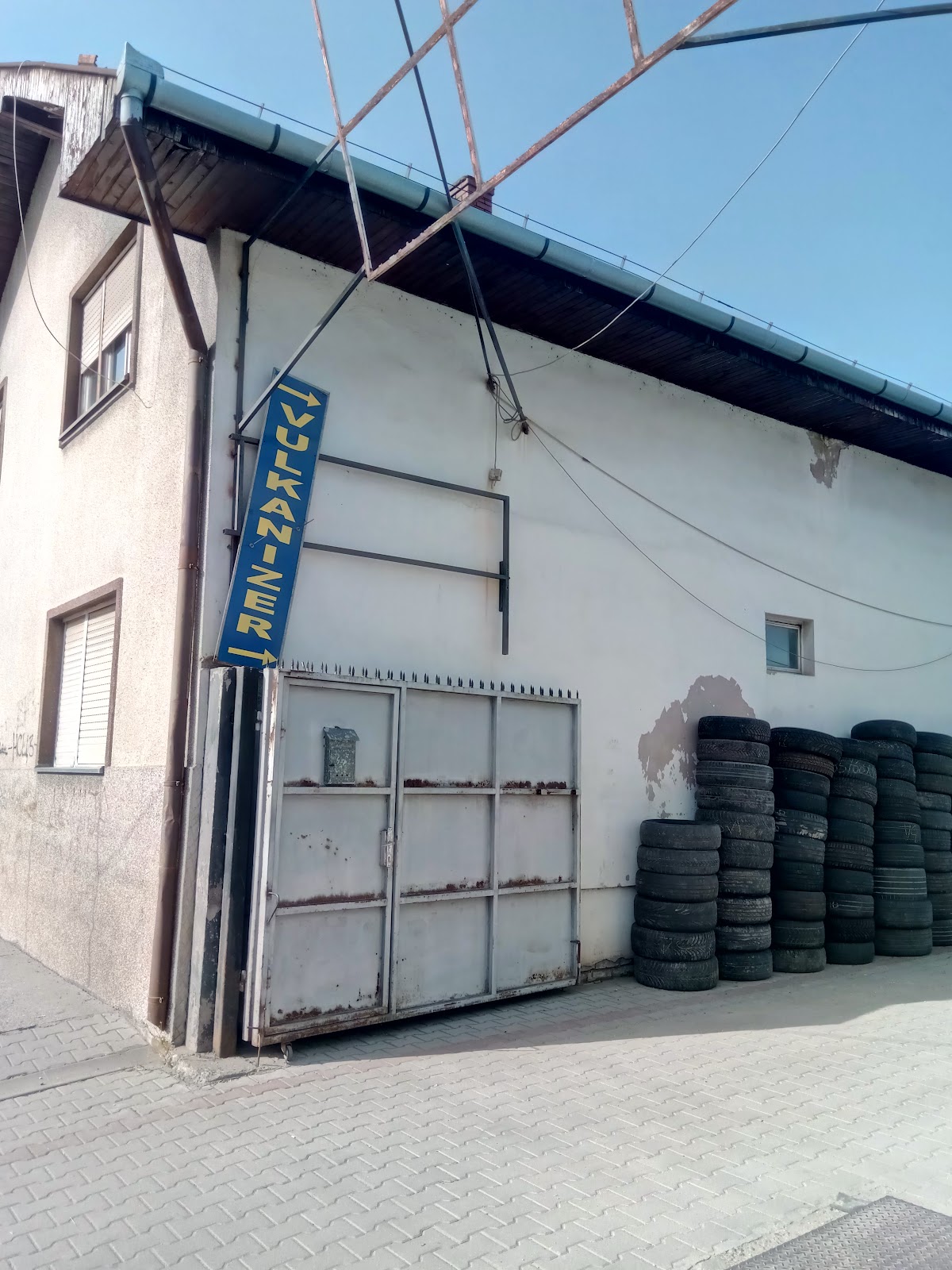 SALE I SREĆKO VULKANIZERSKI SERVIS - Auto u Novom Sadu