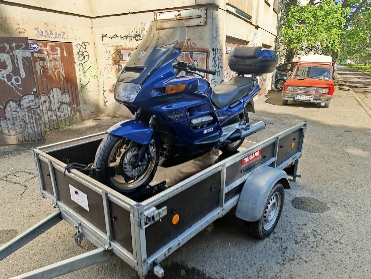 Iznajmljivanje prikolica Novi Sad za teret (cerada), motor, kvad - Auto u Novom Sadu
