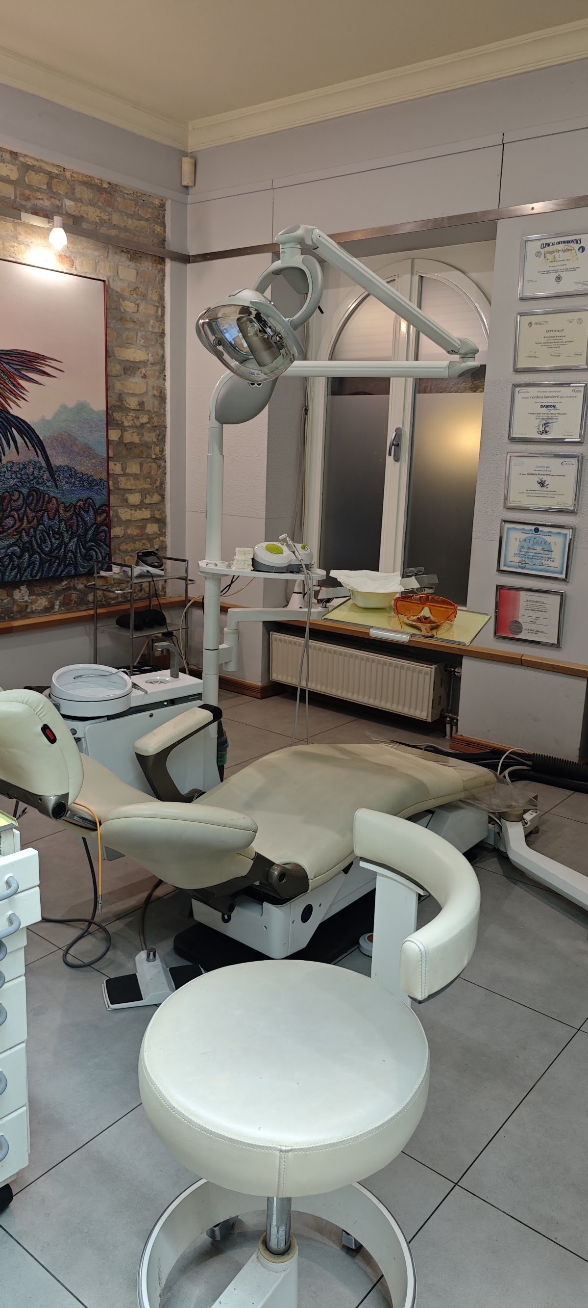 Dezurna stomatoloska ordinacija GREY DENTAL - Zdravlje u Novom Sadu