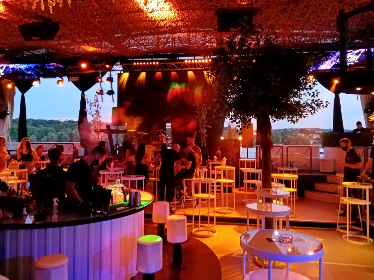 Splav Kristal - Noćni život u Novom Sadu