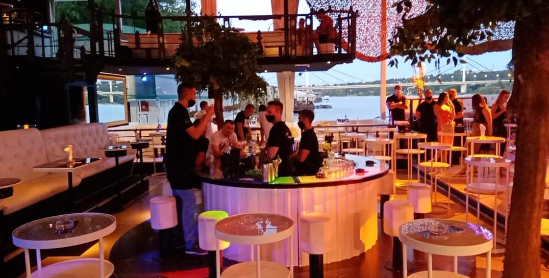 Splav Kristal - Noćni život u Novom Sadu
