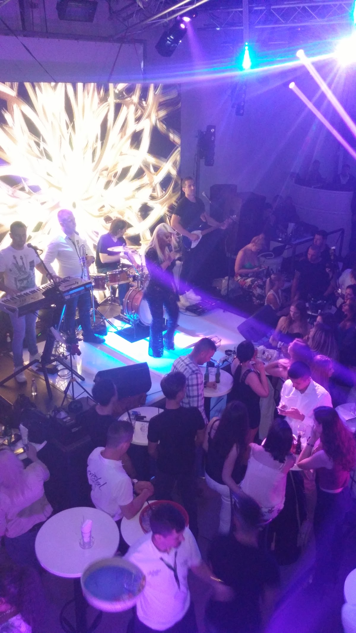 Splav Kristal - Noćni život u Novom Sadu