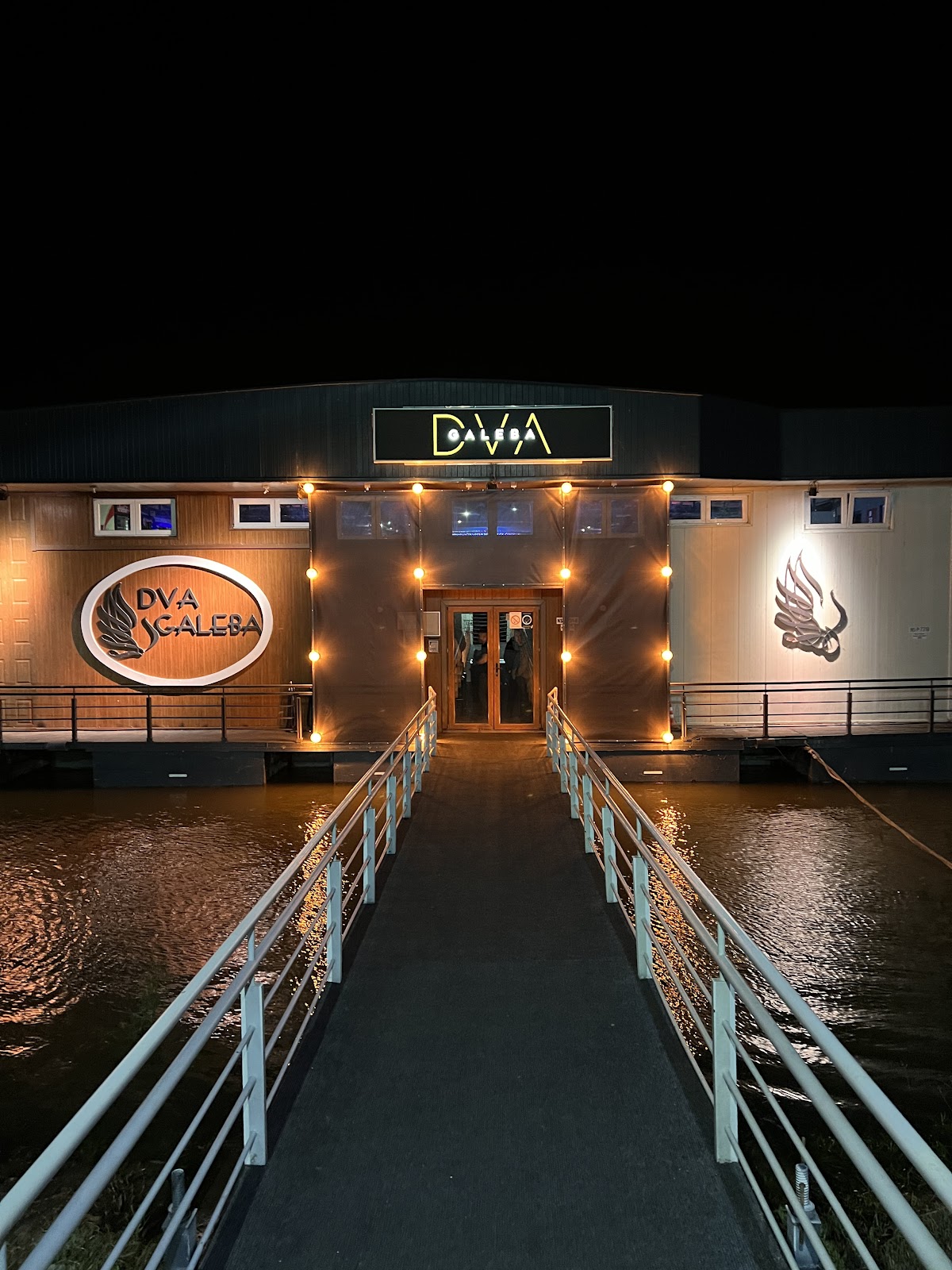 Dva Galeba Splav - Noćni život u Novom Sadu