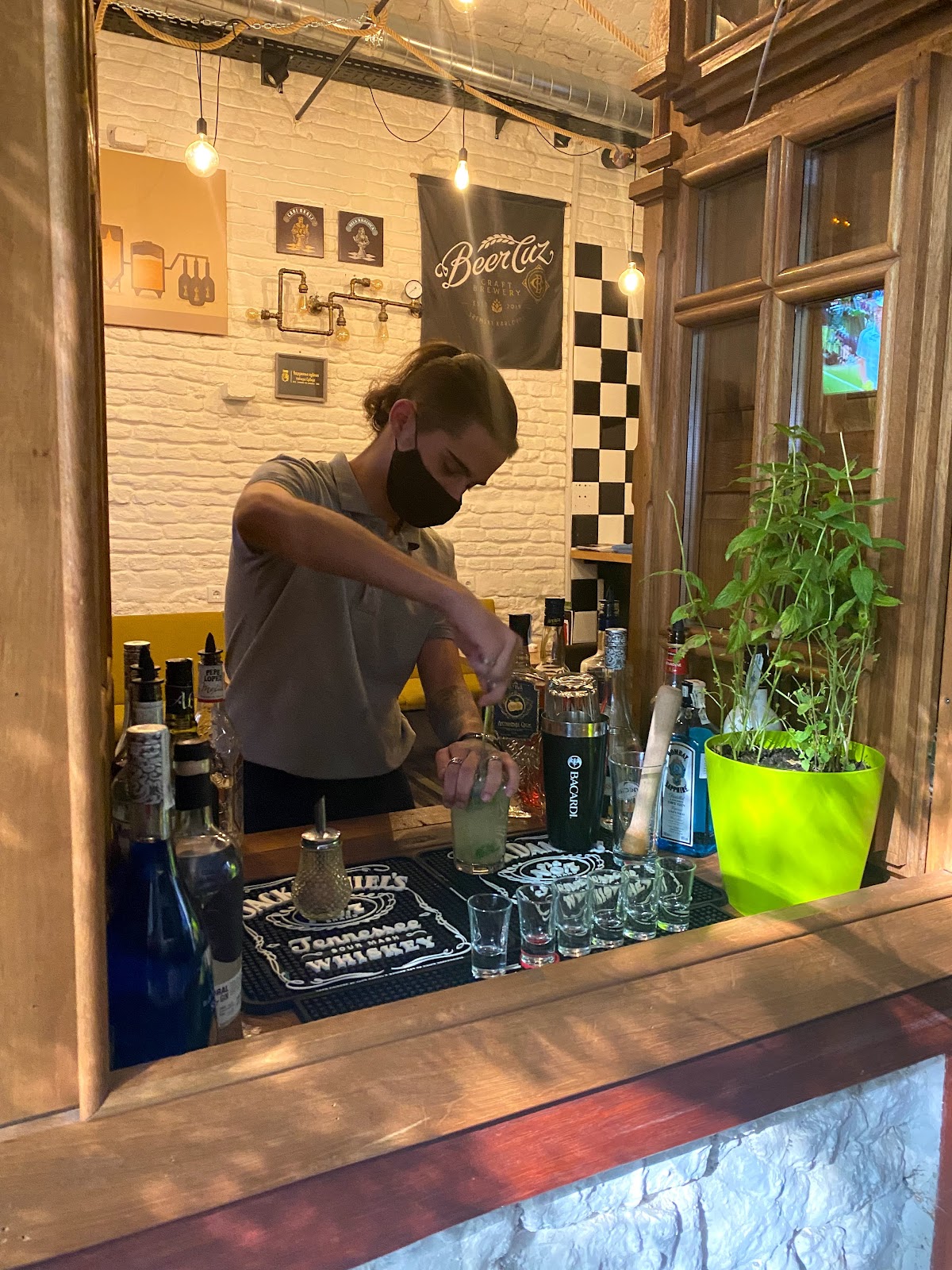 BeerCuz - Noćni život u Novom Sadu