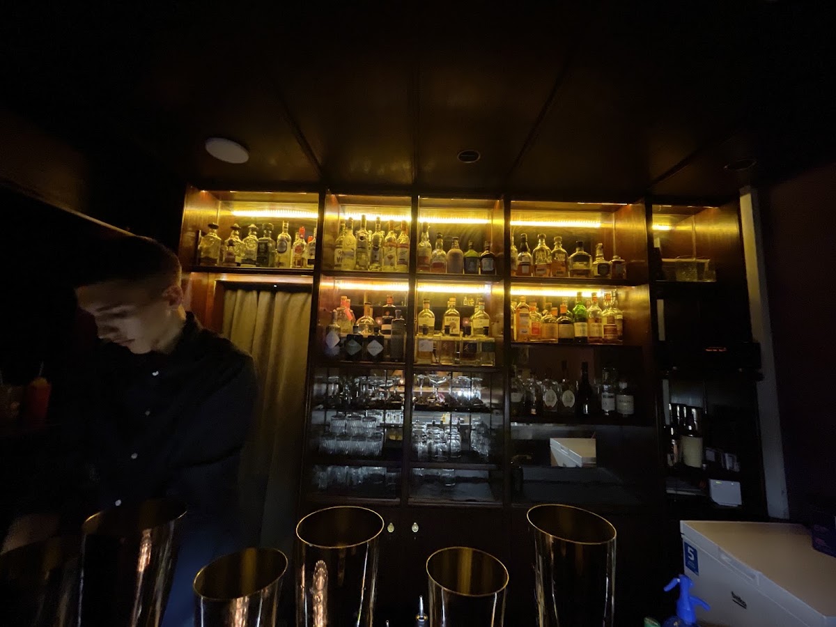 Ljiljan cocktail bar - Noćni život u Novom Sadu