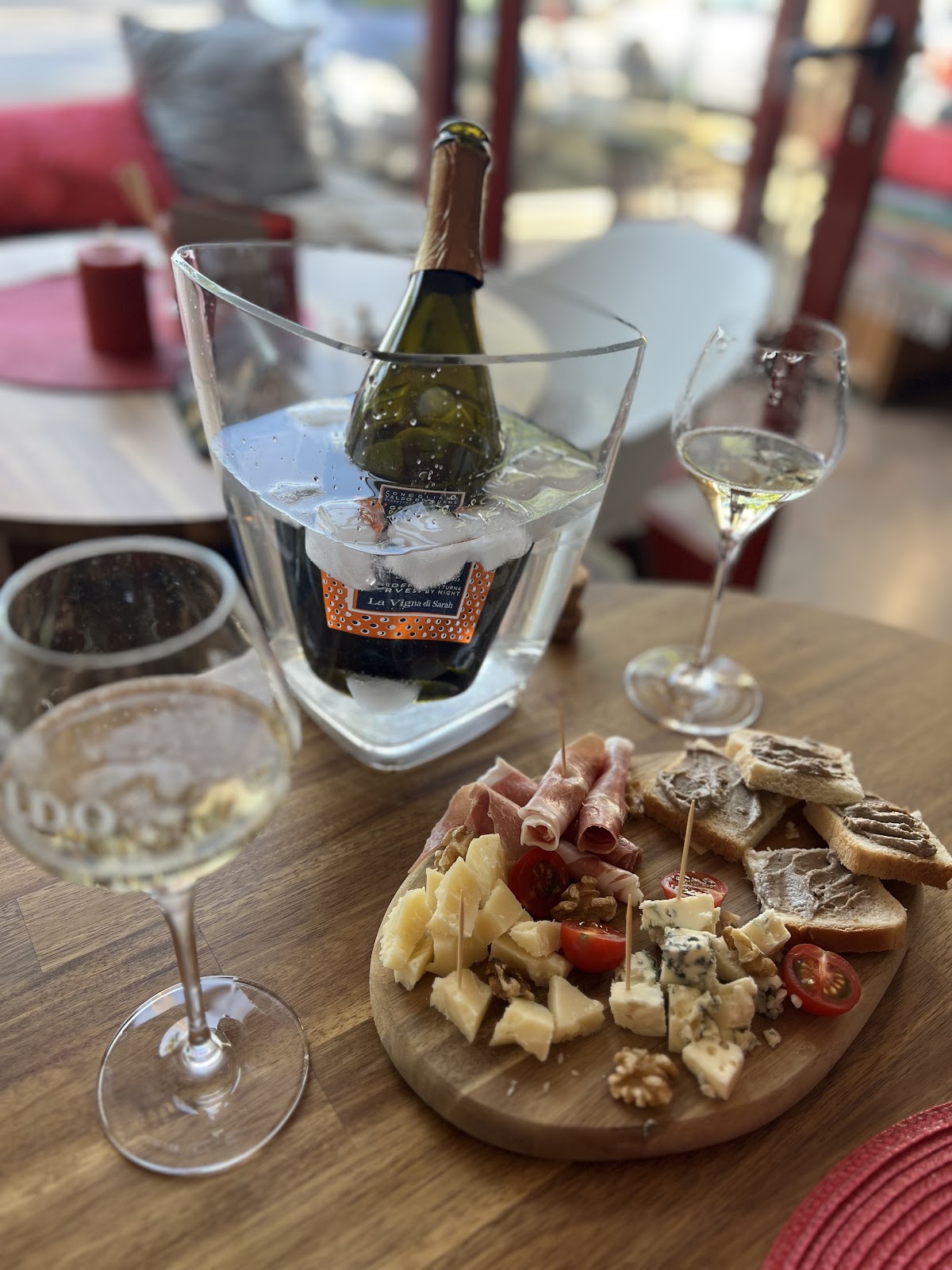 Candelabra Wine & Gastro Bar - Noćni život u Novom Sadu