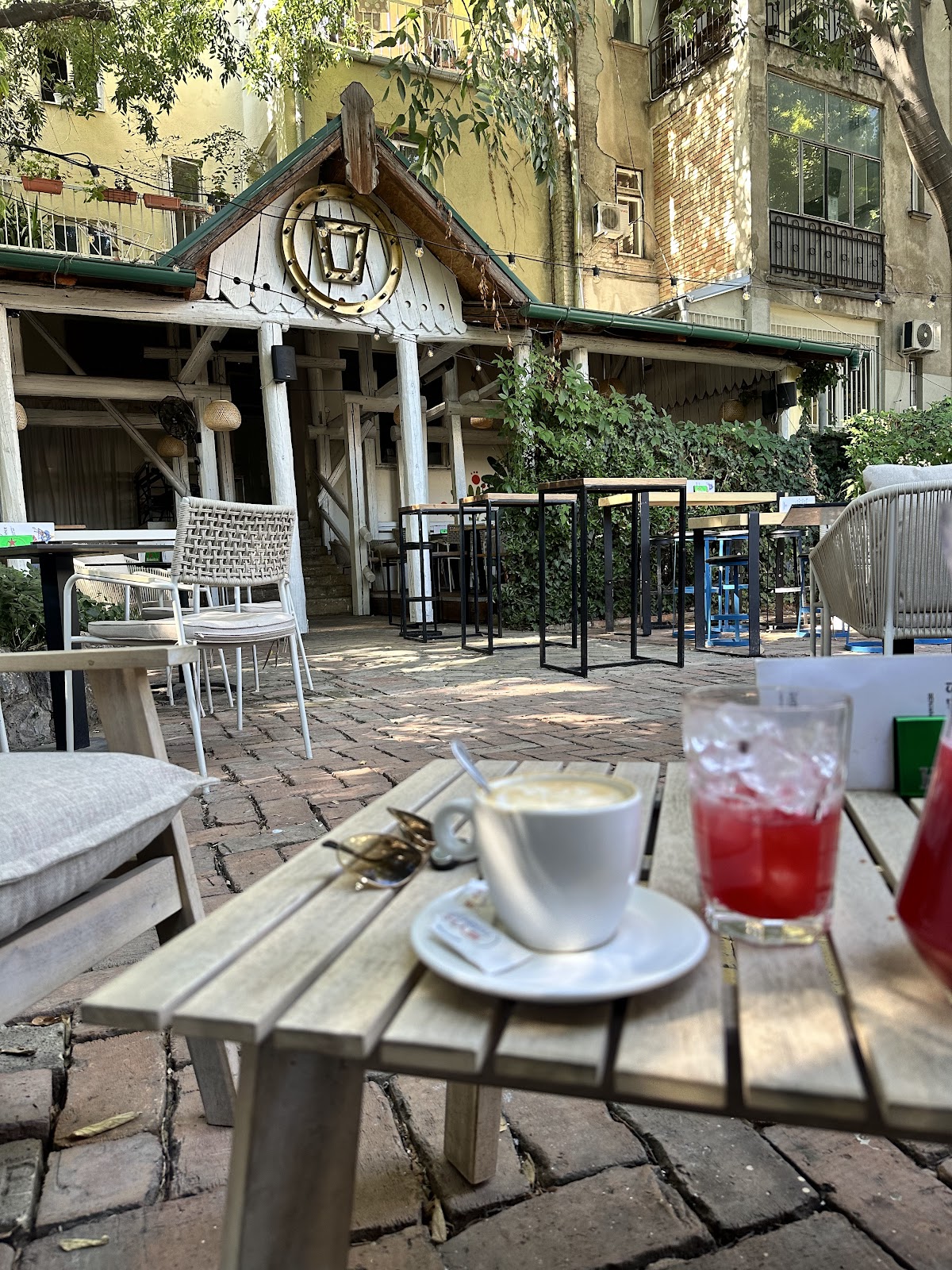 Shootiranje Cocktail Garden - Noćni život u Novom Sadu
