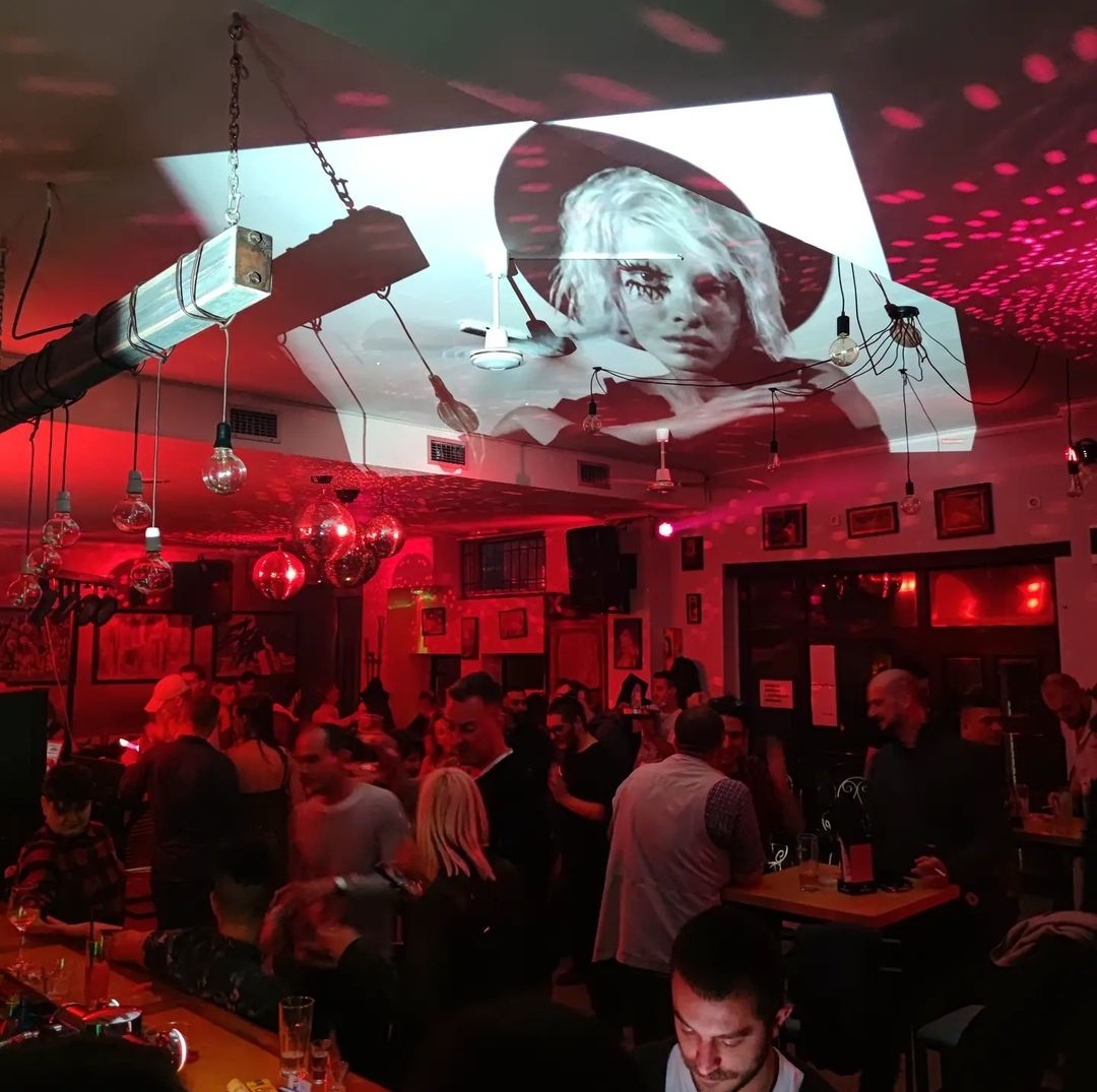 Bar Kaž'te - Noćni život u Novom Sadu