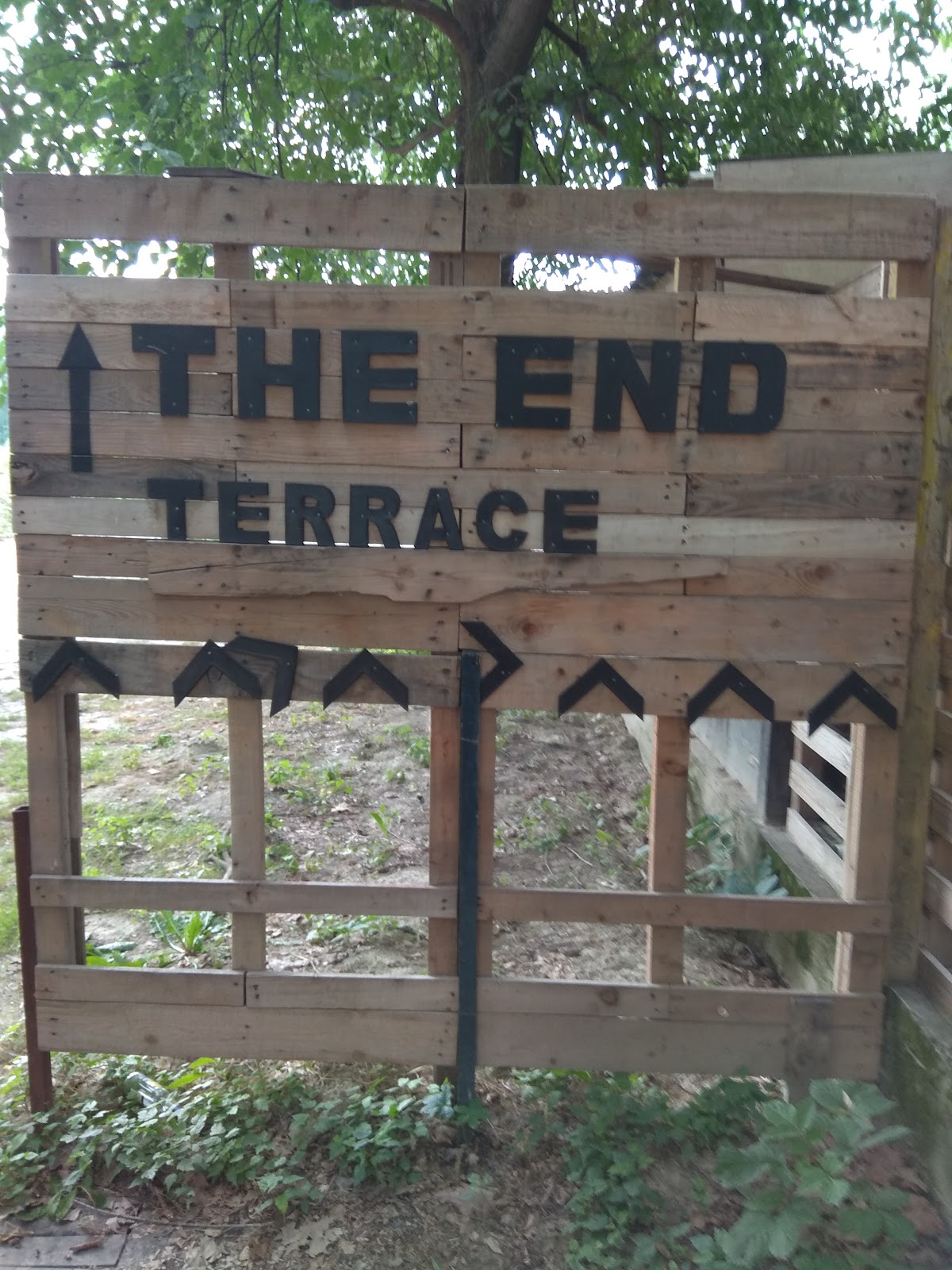 The End Terasa - Noćni život u Novom Sadu