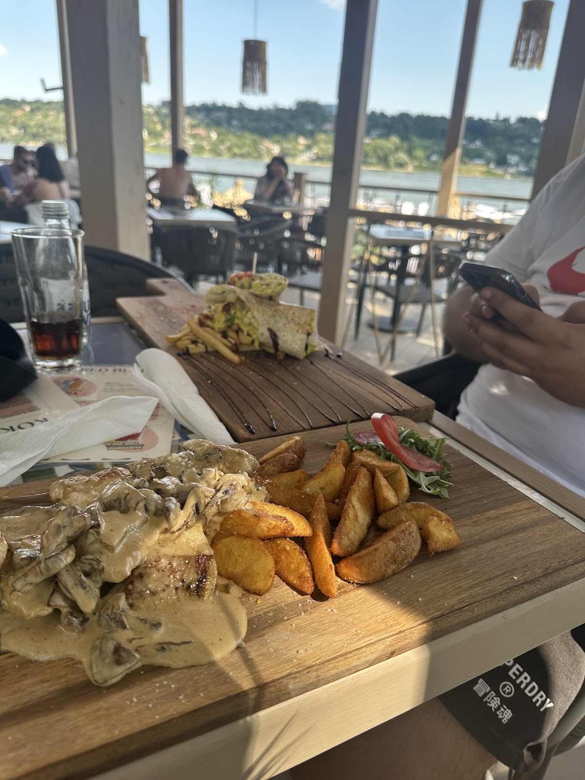 Noa Beach Bar & Lounge - Noćni život u Novom Sadu