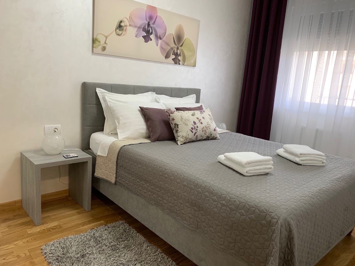 Apartman Kraljev Park sa privatnim parkingom - Hoteli u Novom Sadu