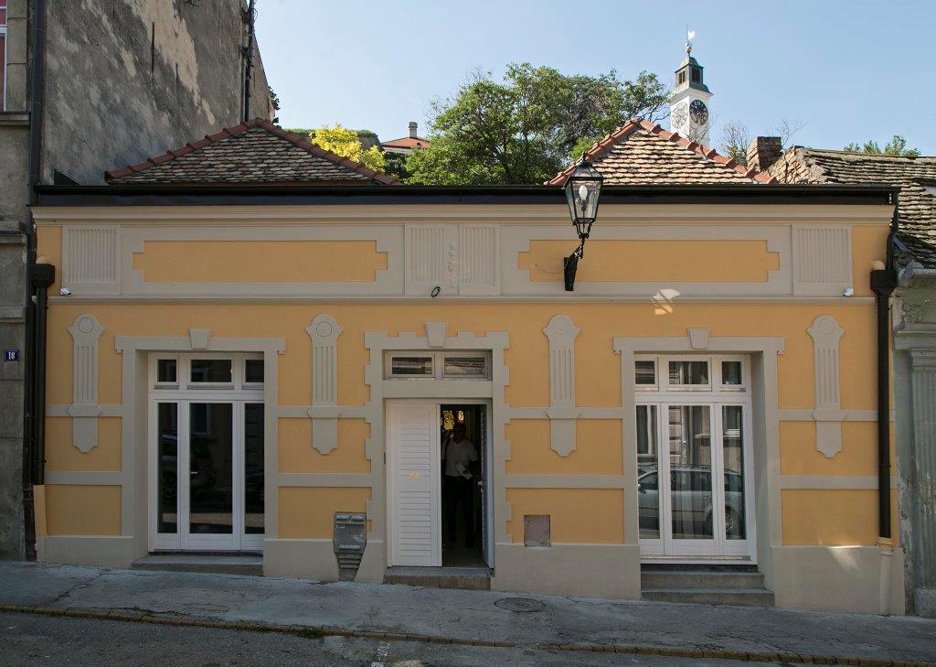 Varad In hostel - Hoteli u Novom Sadu