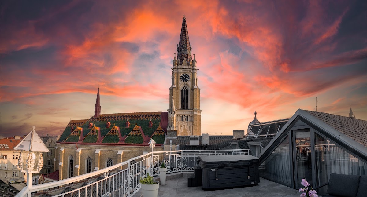Queen Palace Hotel - Hoteli u Novom Sadu