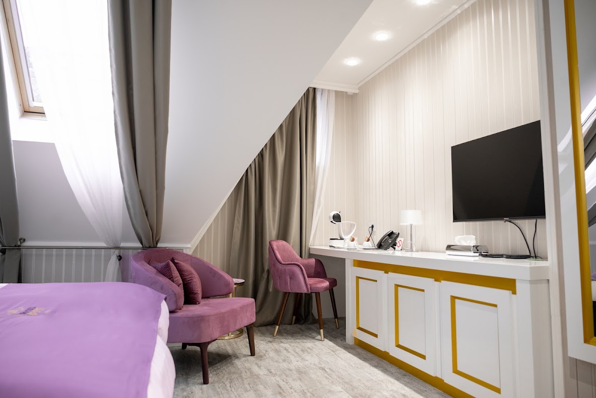Queen Palace Hotel - Hoteli u Novom Sadu