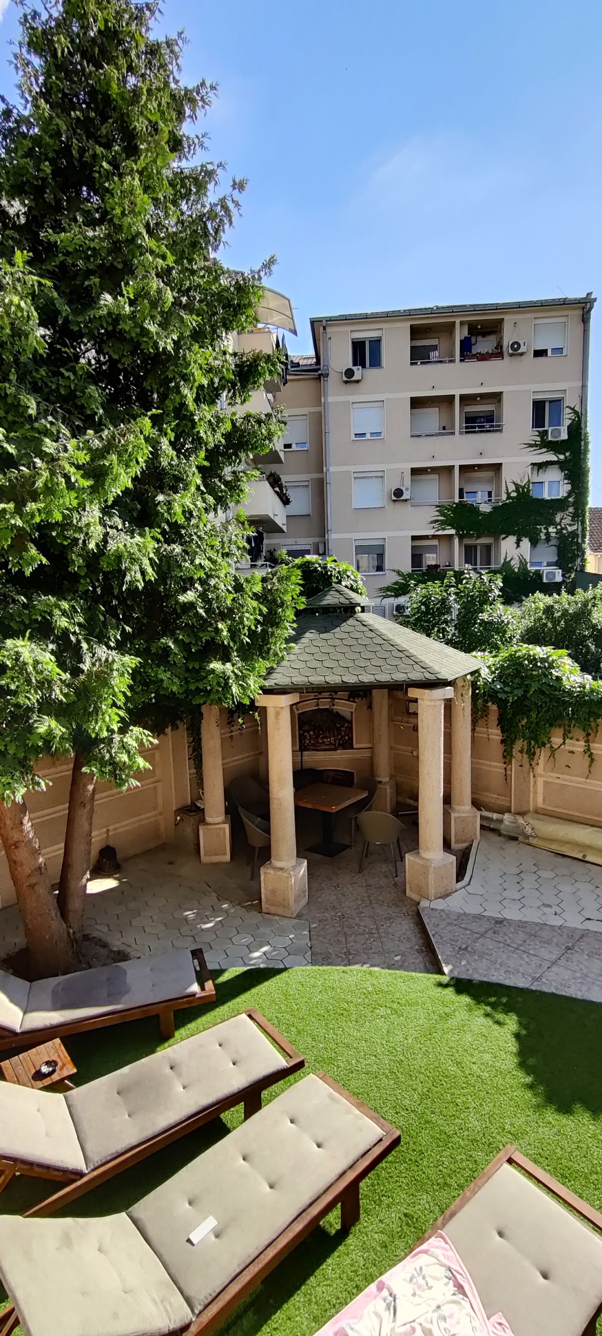 Relax and pool Apartments - Hoteli u Novom Sadu