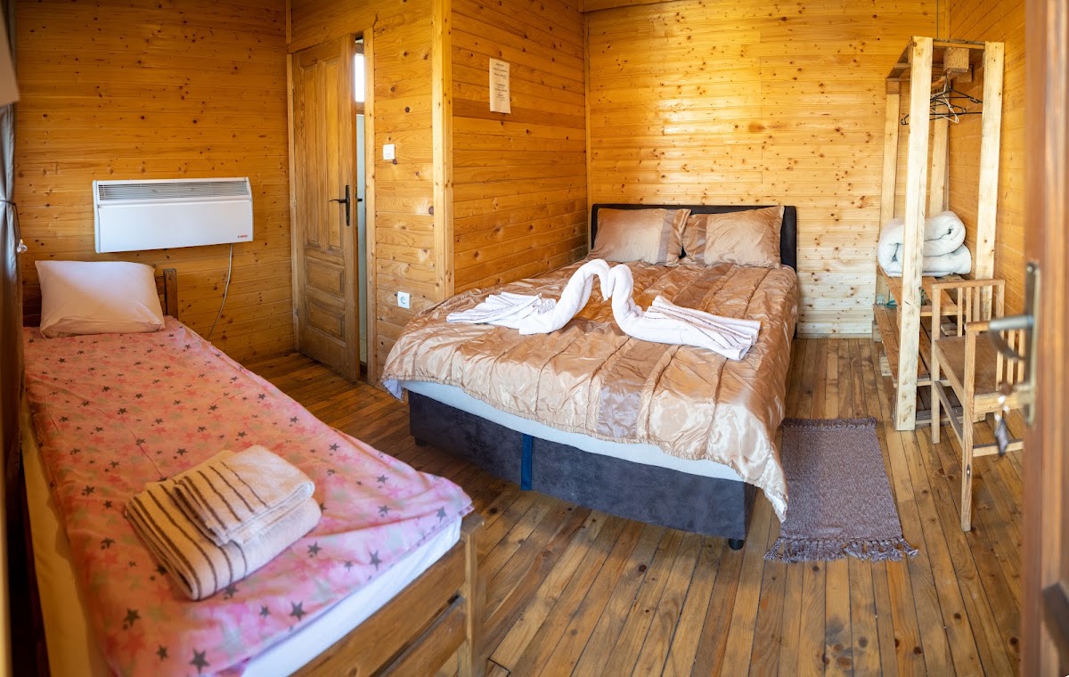 Lolini Bungalovi Novi Sad - Hoteli u Novom Sadu